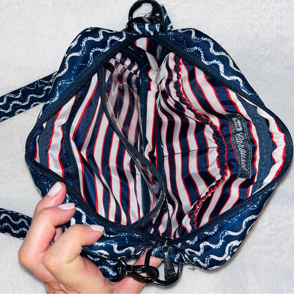 LUG Carousel Crossbody Bag - Picture 5 of 11